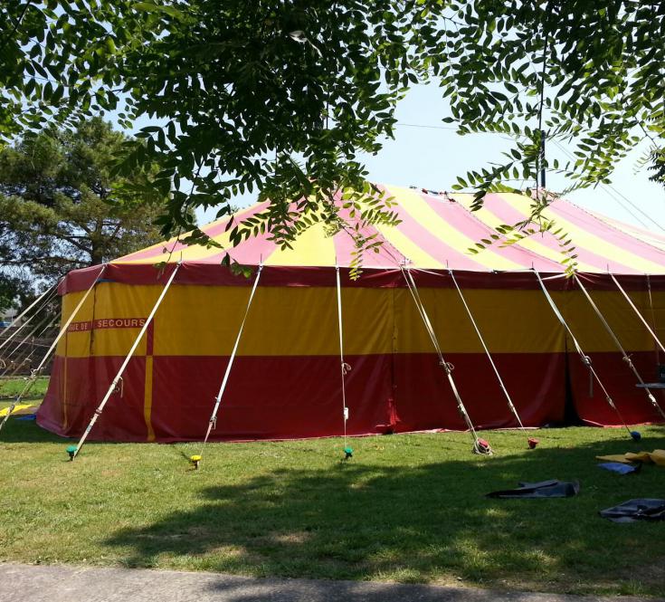 Le chapiteau de L'île au théâtre